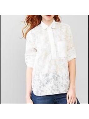 Gap Floral Sheer Burnout Pull Over Half Button Lightweight Top in White